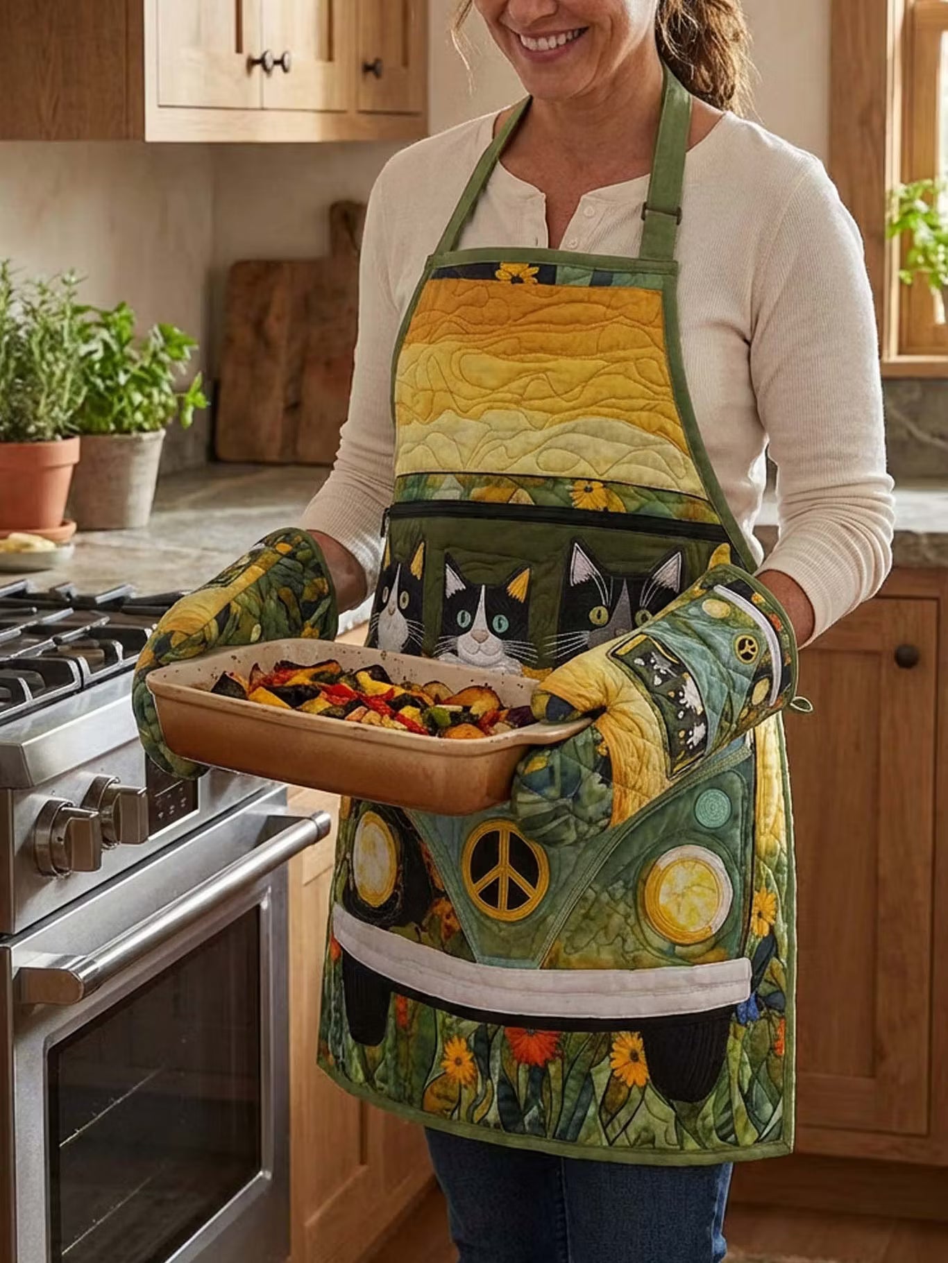 Hippie Van Cat Quilt Apron and Gloves Set QV01